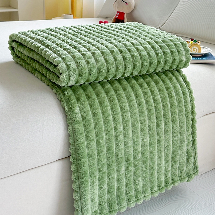 91家纺网 家纺一手货源 找家纺 （总）栩裕纺织 2025春夏新款仿裘皮格子抽条毛毯-卷边款