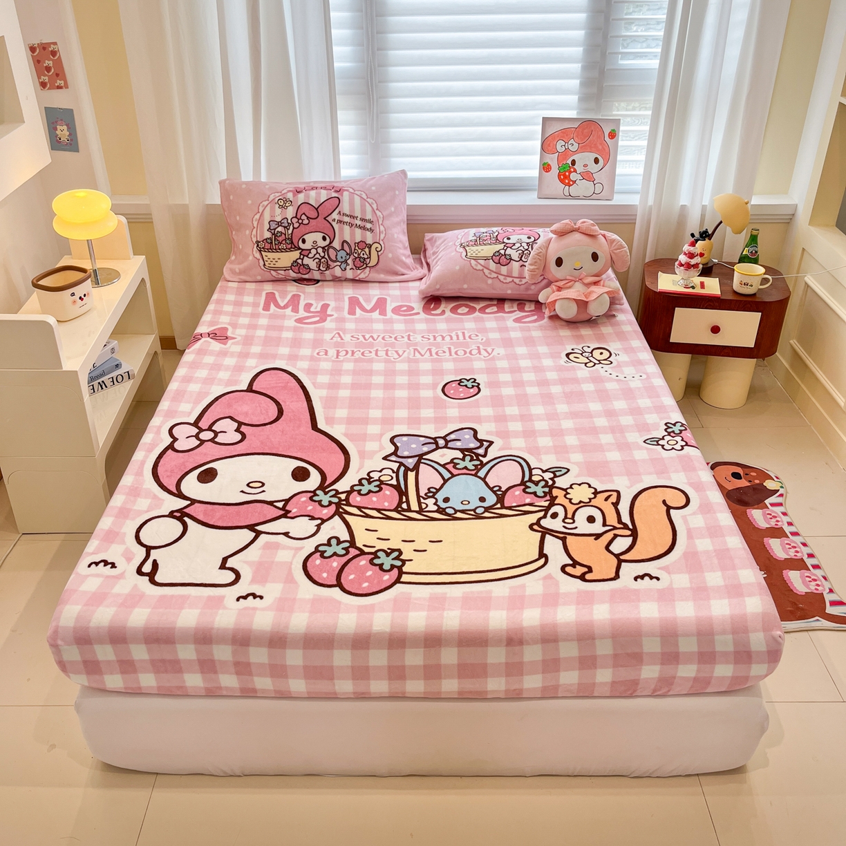 91家纺网 家纺一手货源 找家纺 金爱家 2025新款大版三丽鸥高克重牛奶绒保暖床笠 绒大版单品-野营美乐蒂