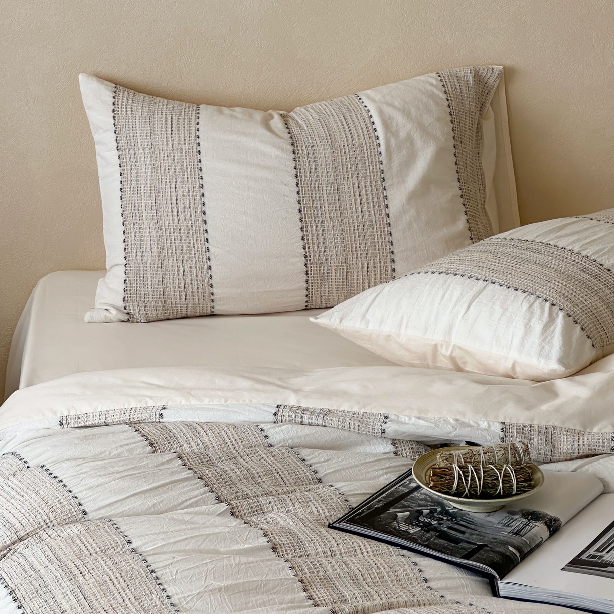 91家纺网 家纺一手货源 找家纺 云上 2025新款法式全棉纯棉串绳华夫格四件套 串绳-米白