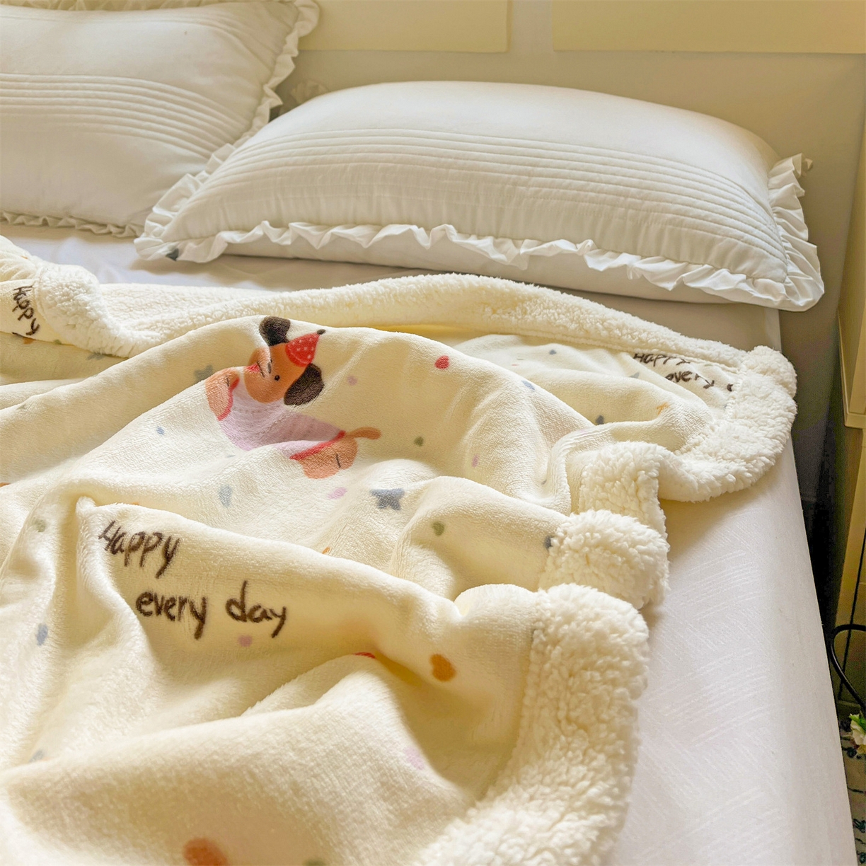 91家纺网 家纺一手货源 找家纺 名兮 2025新款秋冬高克重牛奶绒羊羔绒多功能盖毯 毛毯-星星狗