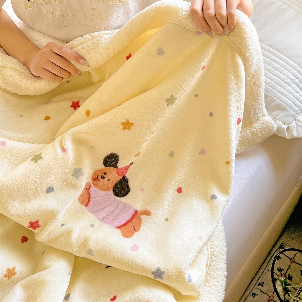 91家纺网 家纺一手货源 找家纺 名兮 2025新款秋冬高克重牛奶绒羊羔绒多功能盖毯 毛毯-星星狗