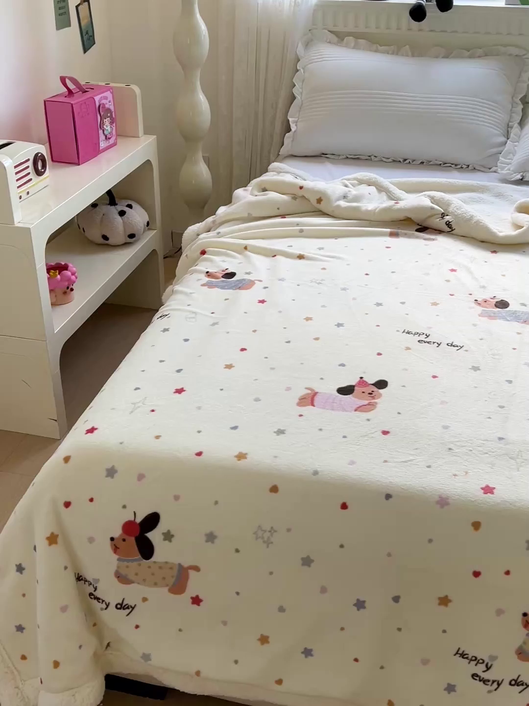 91家纺网 家纺一手货源 找家纺 名兮 2025新款秋冬高克重牛奶绒羊羔绒多功能盖毯 毛毯-星星狗