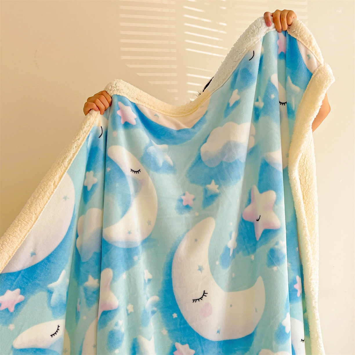 91家纺网 家纺一手货源 找家纺 名兮 2025新款秋冬高克重牛奶绒羊羔绒多功能盖毯 毛毯-星月传奇