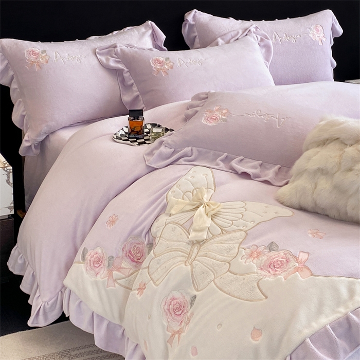 91家纺网 家纺一手货源 找家纺 （总）绒棉世家 2025秋冬新款A类牛奶绒宝宝绒刺绣韩版系列-浪漫蝴蝶结