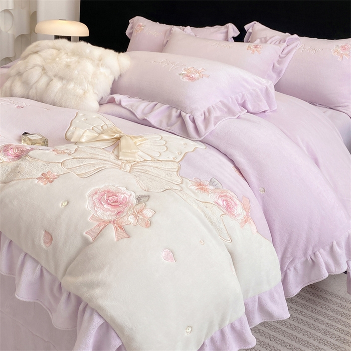 91家纺网 家纺一手货源 找家纺 （总）绒棉世家 2025秋冬新款A类牛奶绒宝宝绒刺绣韩版系列-浪漫蝴蝶结