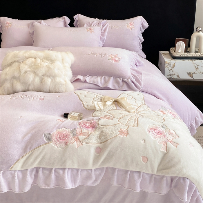 91家纺网 家纺一手货源 找家纺 （总）绒棉世家 2025秋冬新款A类牛奶绒宝宝绒刺绣韩版系列-浪漫蝴蝶结