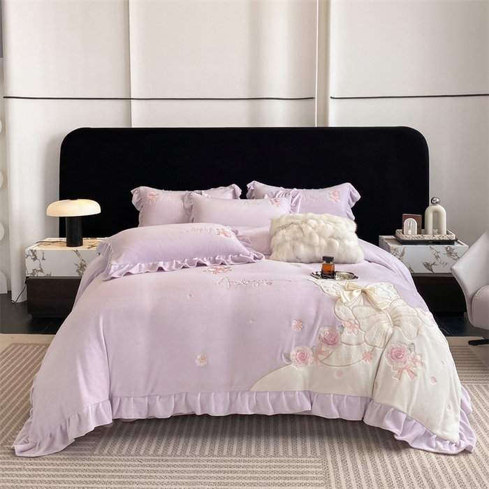 91家纺网 家纺一手货源 找家纺 （总）绒棉世家 2025秋冬新款A类牛奶绒宝宝绒刺绣韩版系列-浪漫蝴蝶结