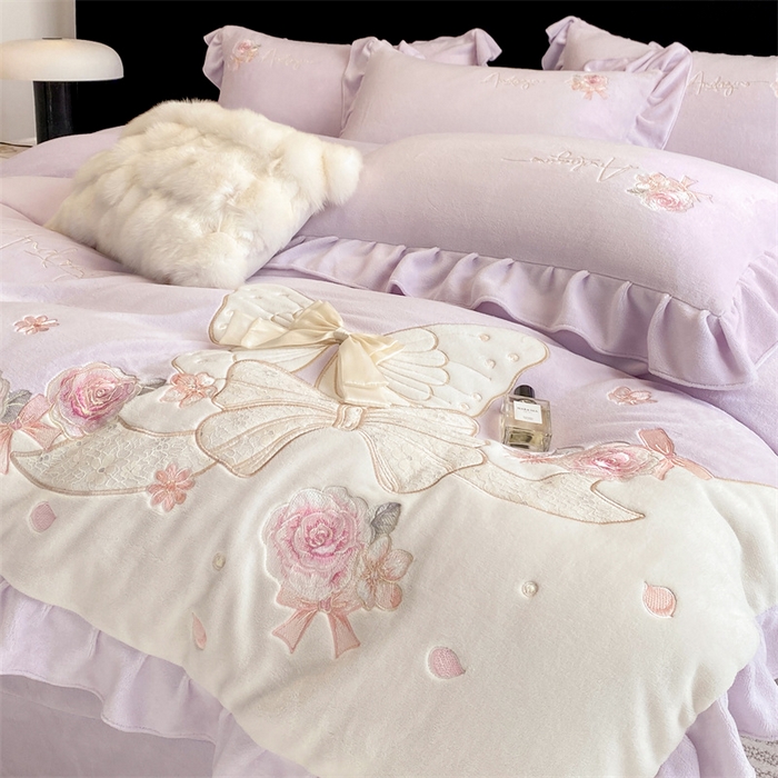 91家纺网 家纺一手货源 找家纺 （总）绒棉世家 2025秋冬新款A类牛奶绒宝宝绒刺绣韩版系列-浪漫蝴蝶结