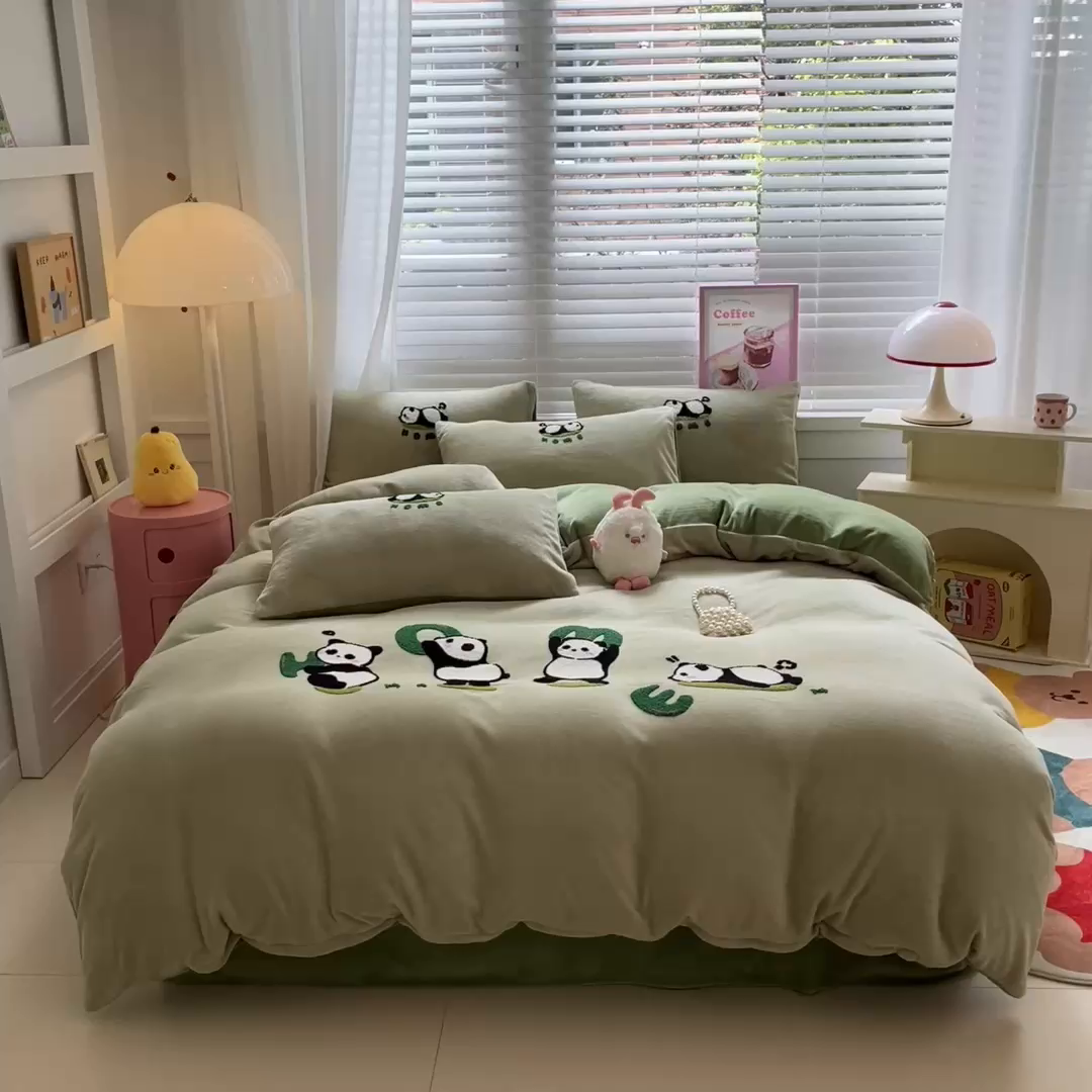 91家纺网 家纺一手货源 找家纺 （总）丽涵家纺 2025秋冬新款全工艺牛奶绒大版毛巾绣四件套