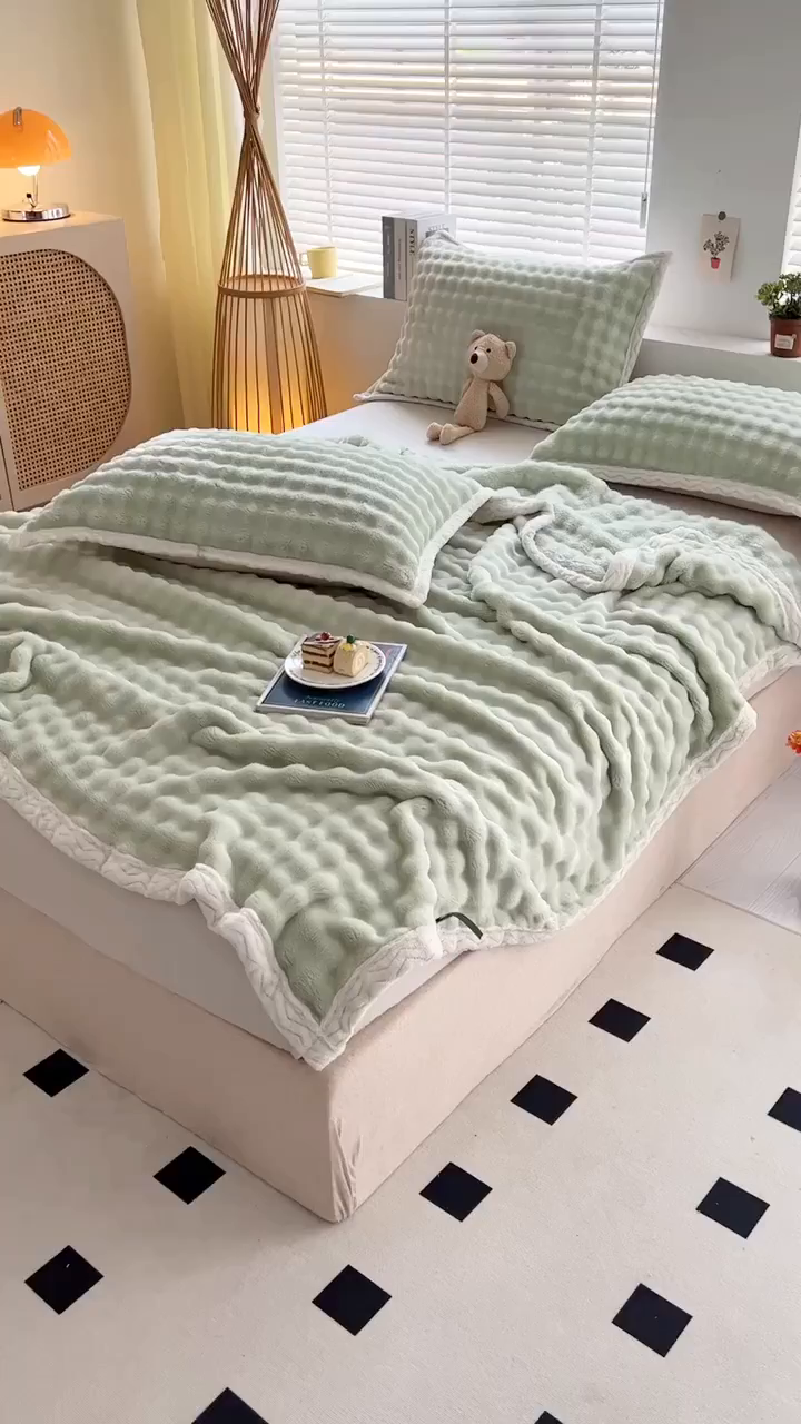 91家纺网 家纺一手货源 找家纺 （总）栩裕纺织 2025新款简约仿兔毛泡泡绒毛毯系列-包边款