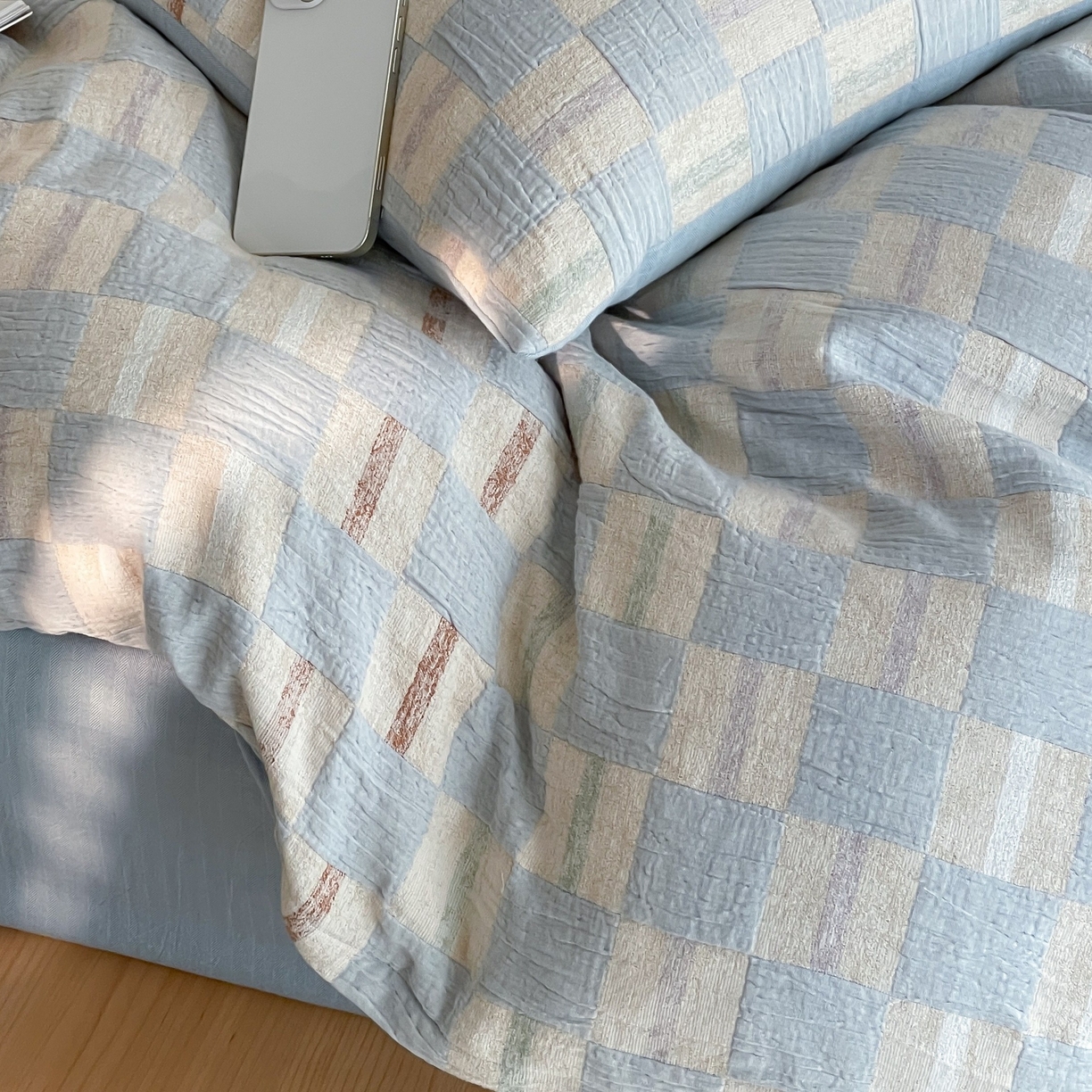 91家纺网 家纺一手货源 找家纺 云上 2025新款三层纱全棉纯棉色织大提花曲奇格子四件套 曲奇蓝格