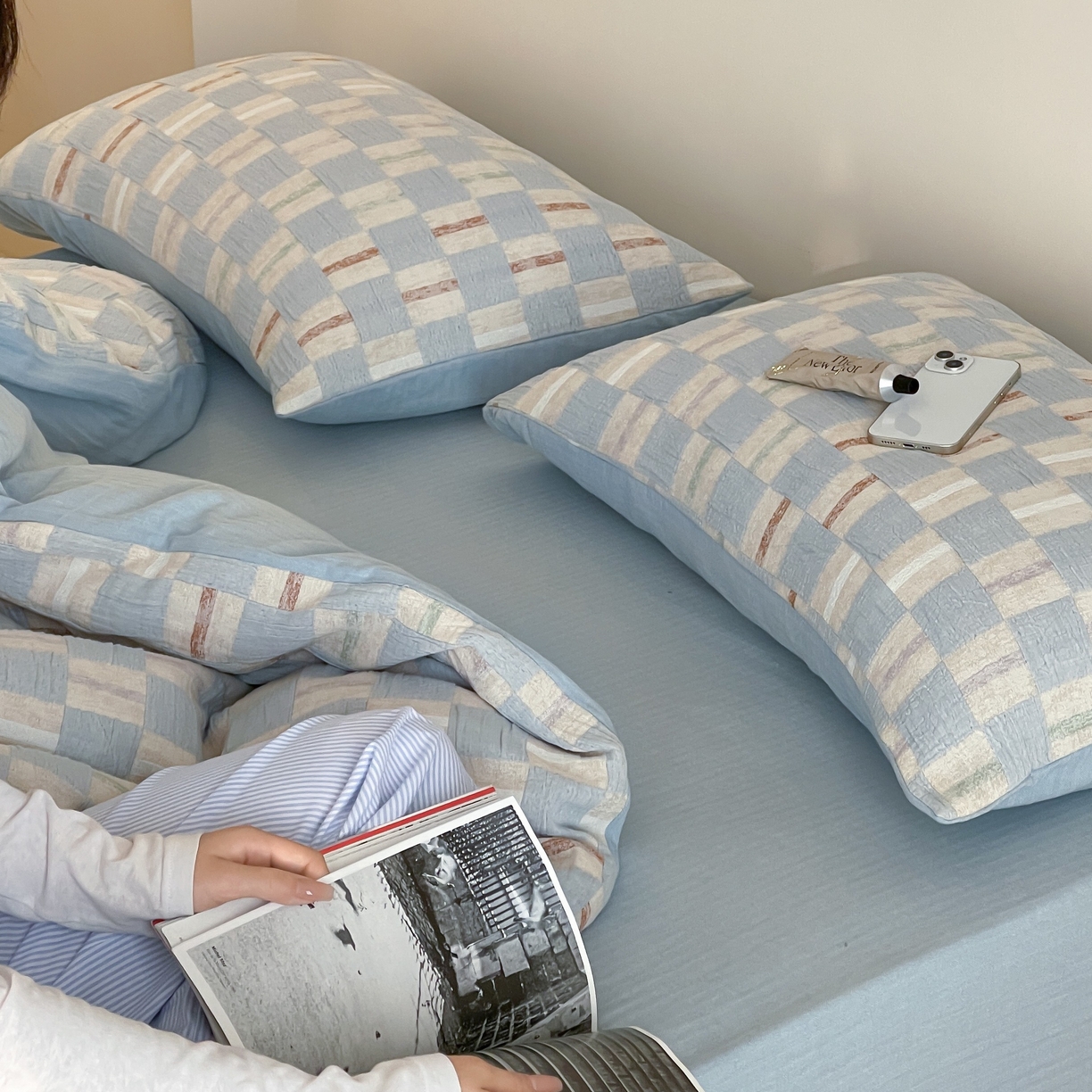 91家纺网 家纺一手货源 找家纺 云上 2025新款三层纱全棉纯棉色织大提花曲奇格子四件套 曲奇蓝格