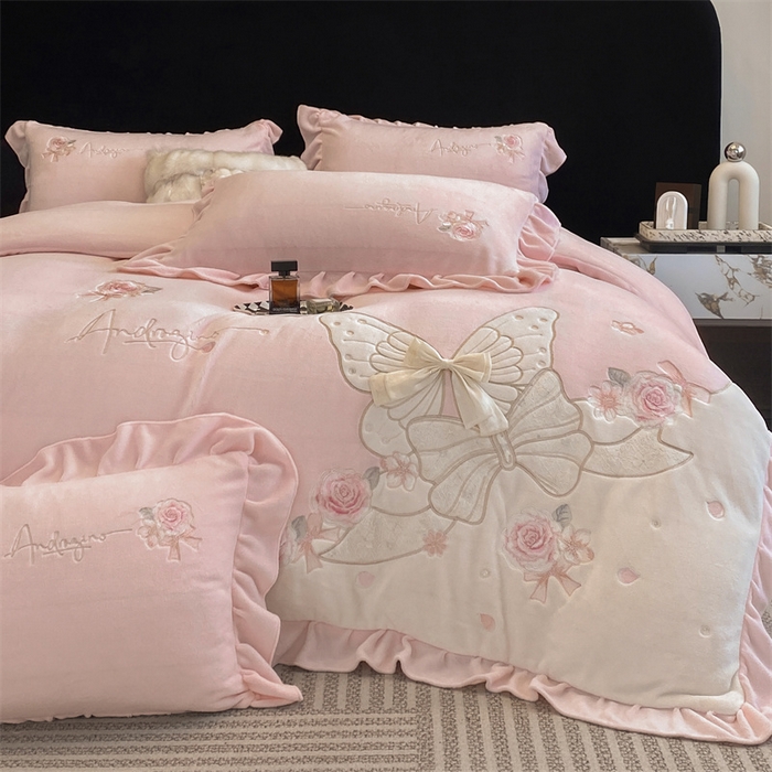 绒棉世家 2025秋冬新款A类牛奶绒宝宝绒刺绣韩版系列-浪漫蝴蝶结 浪漫蝴蝶结-粉