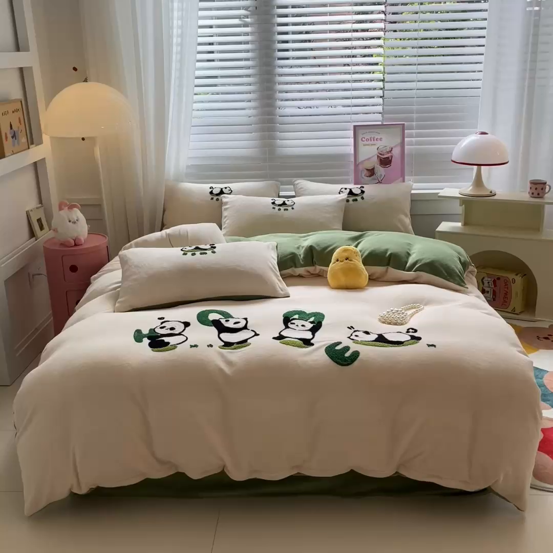 91家纺网 家纺一手货源 找家纺 （总）丽涵家纺 2025秋冬新款全工艺牛奶绒大版毛巾绣四件套