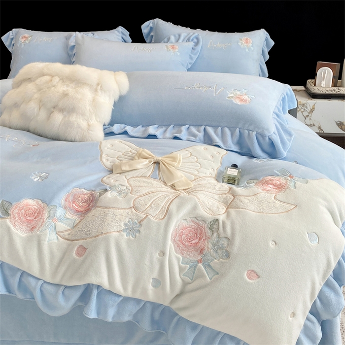 91家纺网 家纺一手货源 找家纺 绒棉世家 2025秋冬新款A类牛奶绒宝宝绒刺绣韩版系列-浪漫蝴蝶结 浪漫蝴蝶结-蓝