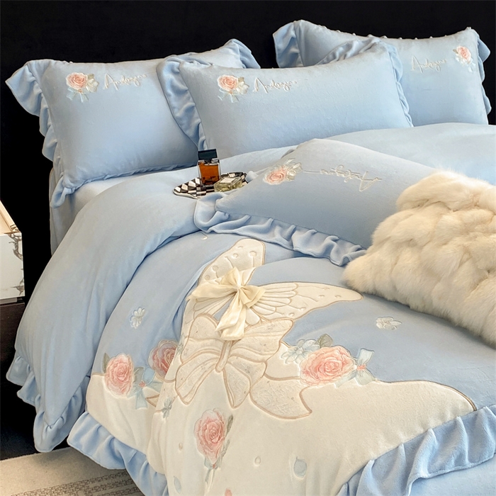 91家纺网 家纺一手货源 找家纺 绒棉世家 2025秋冬新款A类牛奶绒宝宝绒刺绣韩版系列-浪漫蝴蝶结 浪漫蝴蝶结-蓝