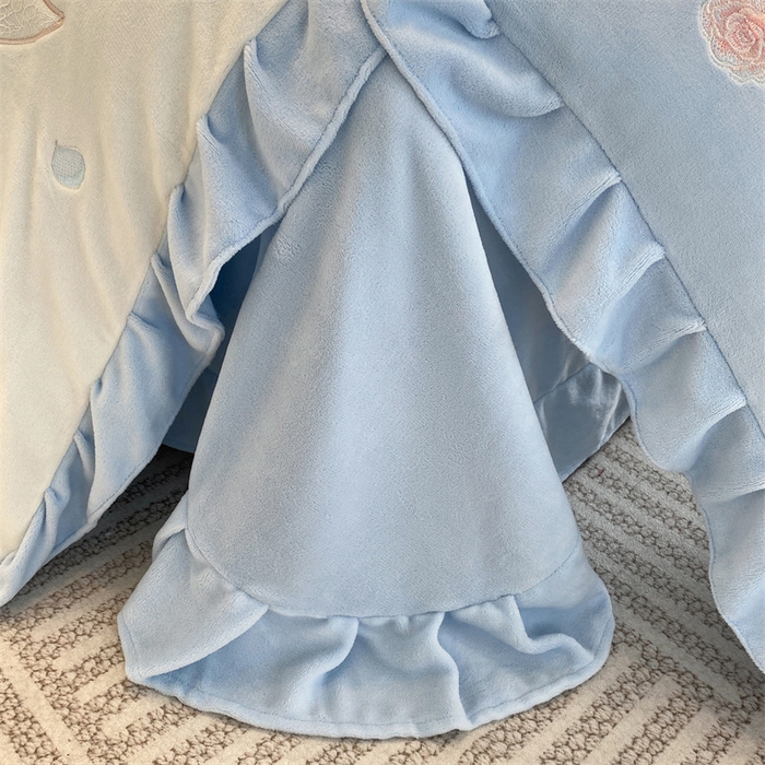 91家纺网 家纺一手货源 找家纺 绒棉世家 2025秋冬新款A类牛奶绒宝宝绒刺绣韩版系列-浪漫蝴蝶结 浪漫蝴蝶结-蓝