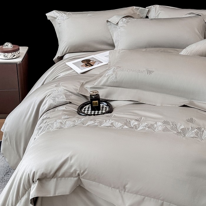 91家纺网 家纺一手货源 找家纺 星蕴家纺 2025新款贡缎长绒棉纯色四件套-多米 多米-山灰色