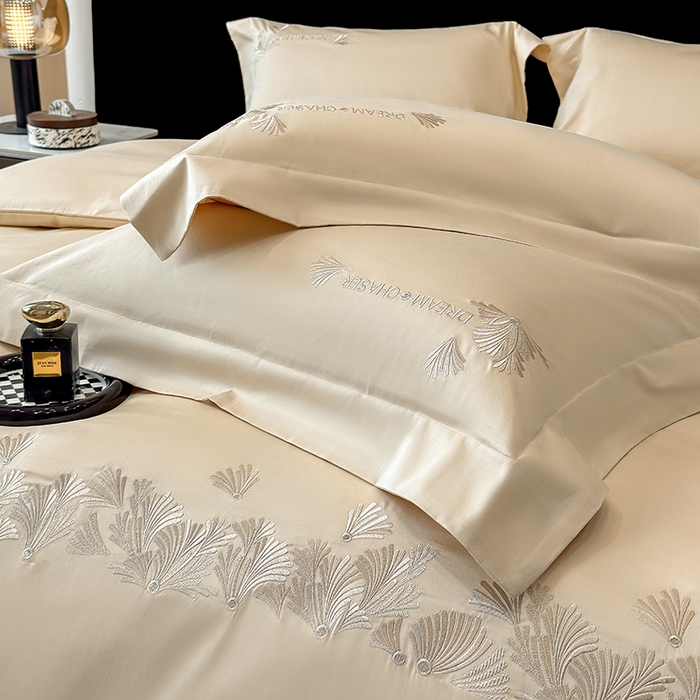 91家纺网 家纺一手货源 找家纺 星蕴家纺 2025新款贡缎长绒棉纯色四件套-多米 多米-香槟金