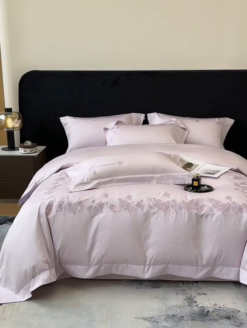 91家纺网 家纺一手货源 找家纺 星蕴家纺 2025新款贡缎长绒棉纯色四件套-多米 多米-优雅紫