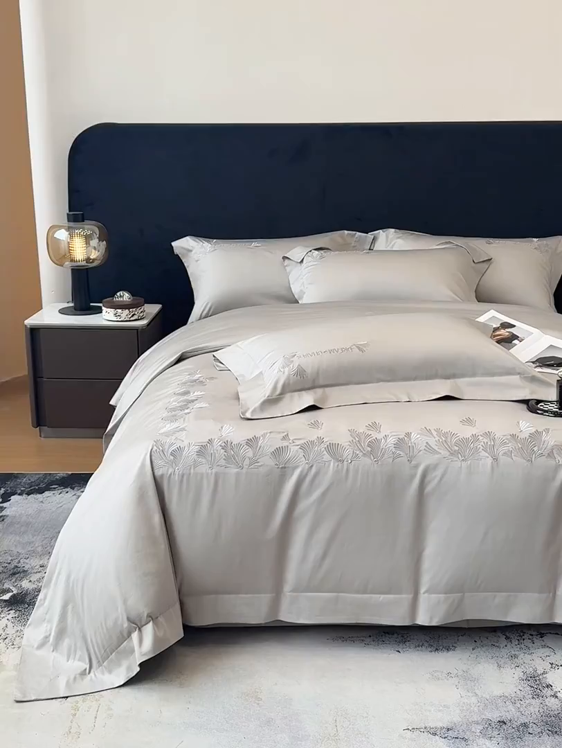 91家纺网 家纺一手货源 找家纺 星蕴家纺 2025新款贡缎长绒棉纯色四件套-多米 多米-山灰色