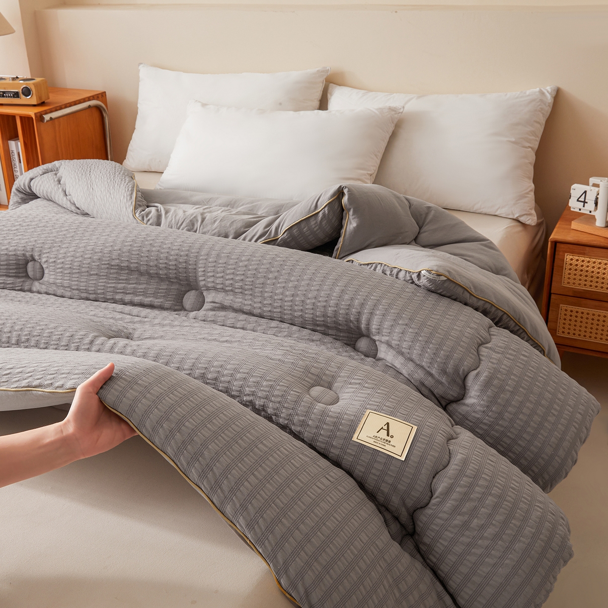 91家纺网 家纺一手货源 找家纺 合纵跨境工厂 2025秋冬新款7A抗菌A类大豆被子被芯跨境外贸一件代发亚马逊希音包过核价-双喷提花泡泡棉大豆被 高级灰