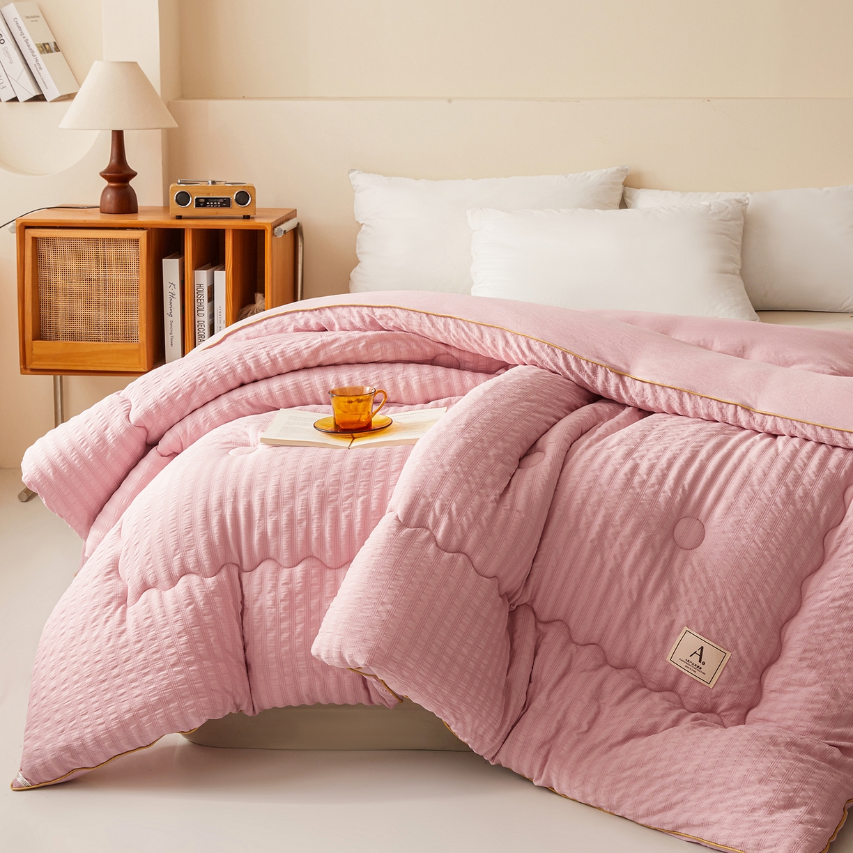 91家纺网 家纺一手货源 找家纺 合纵跨境工厂 2025秋冬新款7A抗菌A类大豆被子被芯跨境外贸一件代发亚马逊希音包过核价-双喷提花泡泡棉大豆被 柔和粉