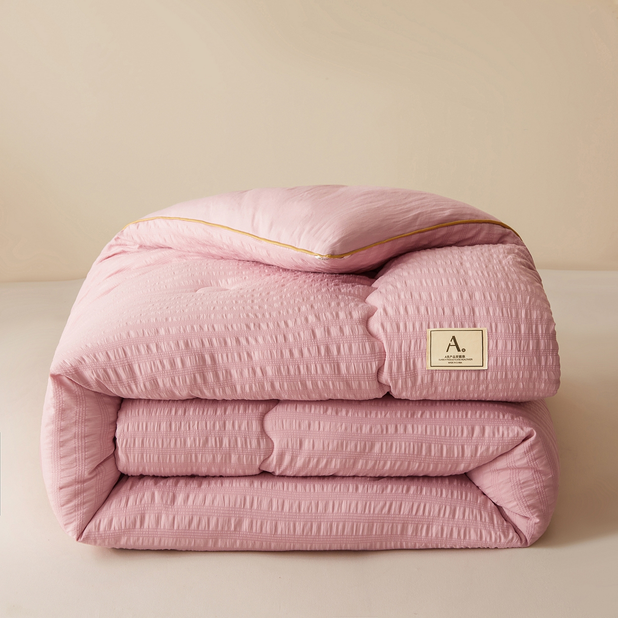 91家纺网 家纺一手货源 找家纺 合纵跨境工厂 2025秋冬新款7A抗菌A类大豆被子被芯跨境外贸一件代发亚马逊希音包过核价-双喷提花泡泡棉大豆被 柔和粉