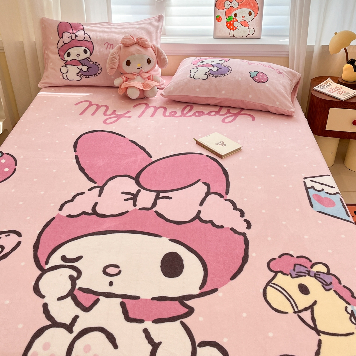 91家纺网 家纺一手货源 找家纺 金爱家 2025新款大版三丽鸥高克重牛奶绒保暖床笠 绒单品-木马美乐蒂