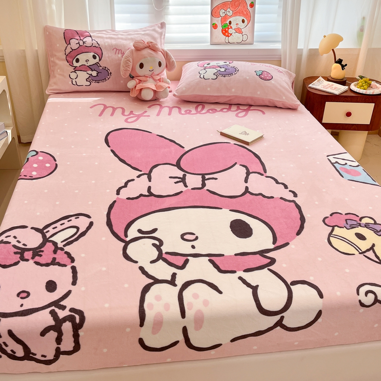 91家纺网 家纺一手货源 找家纺 金爱家 2025新款大版三丽鸥高克重牛奶绒保暖床笠 绒单品-木马美乐蒂