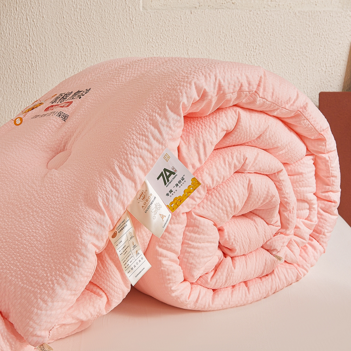 91家纺网 家纺一手货源 找家纺 合纵跨境工厂 2025秋冬新款7A抗菌A类大豆纤维被子被芯跨境外贸一件代发亚马逊希音包过核价-提花皱皱纱大豆纤维被 蜜桃粉