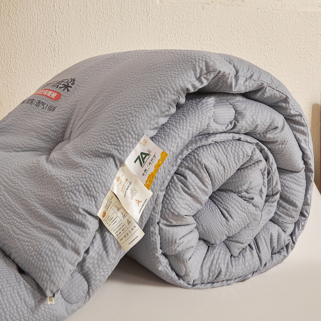 91家纺网 家纺一手货源 找家纺 合纵跨境工厂 2025秋冬新款7A抗菌A类大豆纤维被子被芯跨境外贸一件代发亚马逊希音包过核价-提花皱皱纱大豆纤维被 高级灰