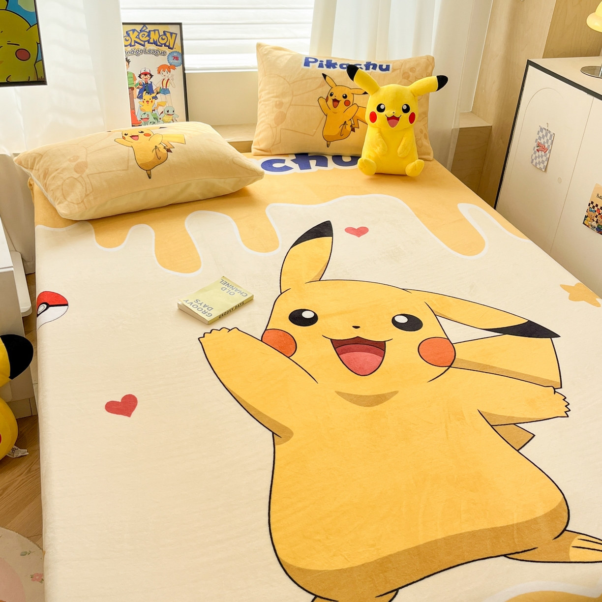 91家纺网 家纺一手货源 找家纺 暮思家居 2025新款正版授权宝可梦大版牛奶绒数码印花单品床笠单件床笠(带标价格） 绒A版-可爱皮卡丘