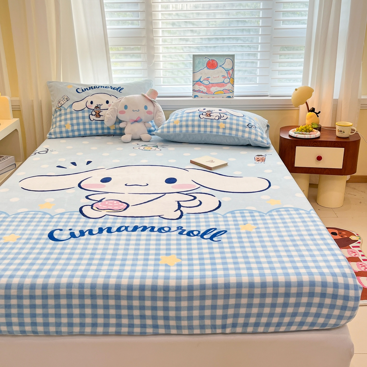 91家纺网 家纺一手货源 找家纺 金爱家 2025新款大版三丽鸥高克重牛奶绒保暖床笠 绒单品-奶芙玉桂狗