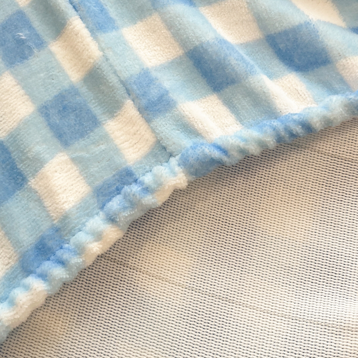 91家纺网 家纺一手货源 找家纺 金爱家 2025新款大版三丽鸥高克重牛奶绒保暖床笠 绒单品-奶芙玉桂狗