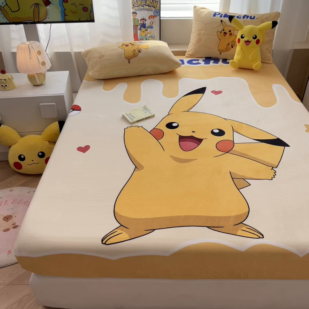 91家纺网 家纺一手货源 找家纺 暮思家居 2025新款正版授权宝可梦大版牛奶绒数码印花单品床笠单件床笠(带标价格） 绒A版-可爱皮卡丘