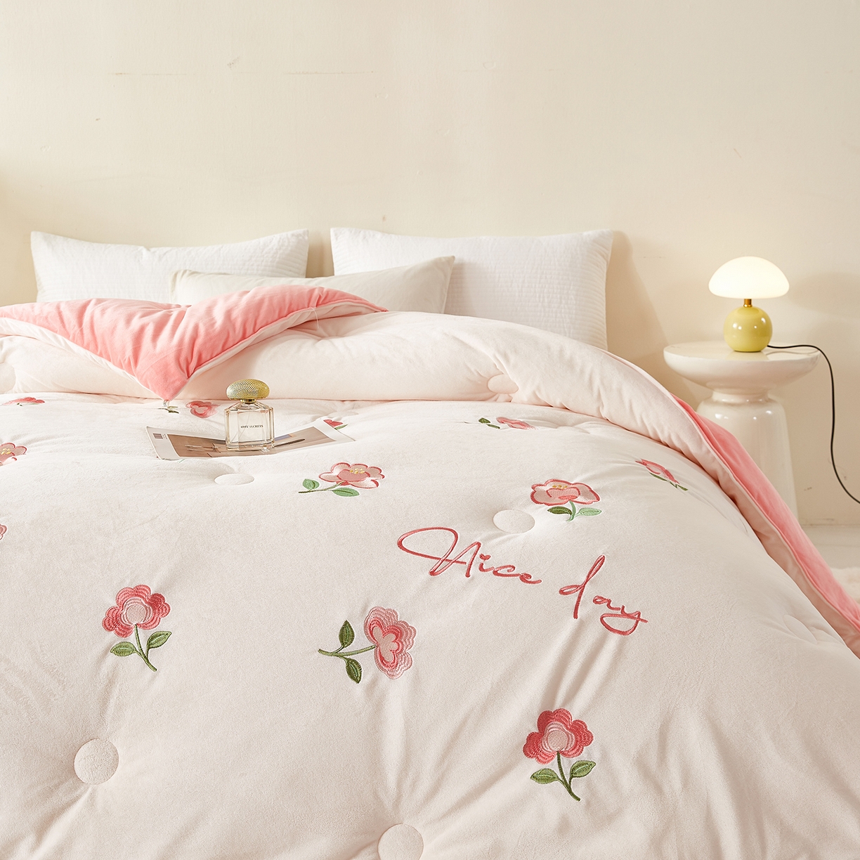 91家纺网 家纺一手货源 找家纺 合纵跨境工厂 2025秋冬新款恒温大豆被子被芯跨境外贸一件代发亚马逊希音包过核价-刺绣零压绒恒温大豆被 花朵