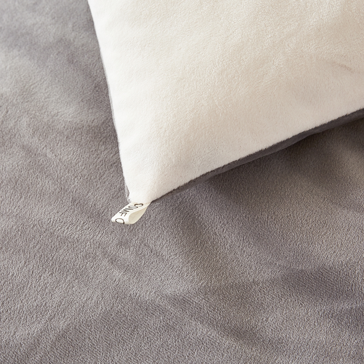 91家纺网 家纺一手货源 找家纺 合纵跨境工厂 2025秋冬新款恒温大豆被子被芯跨境外贸一件代发亚马逊希音包过核价-刺绣零压绒恒温大豆被 狗狗