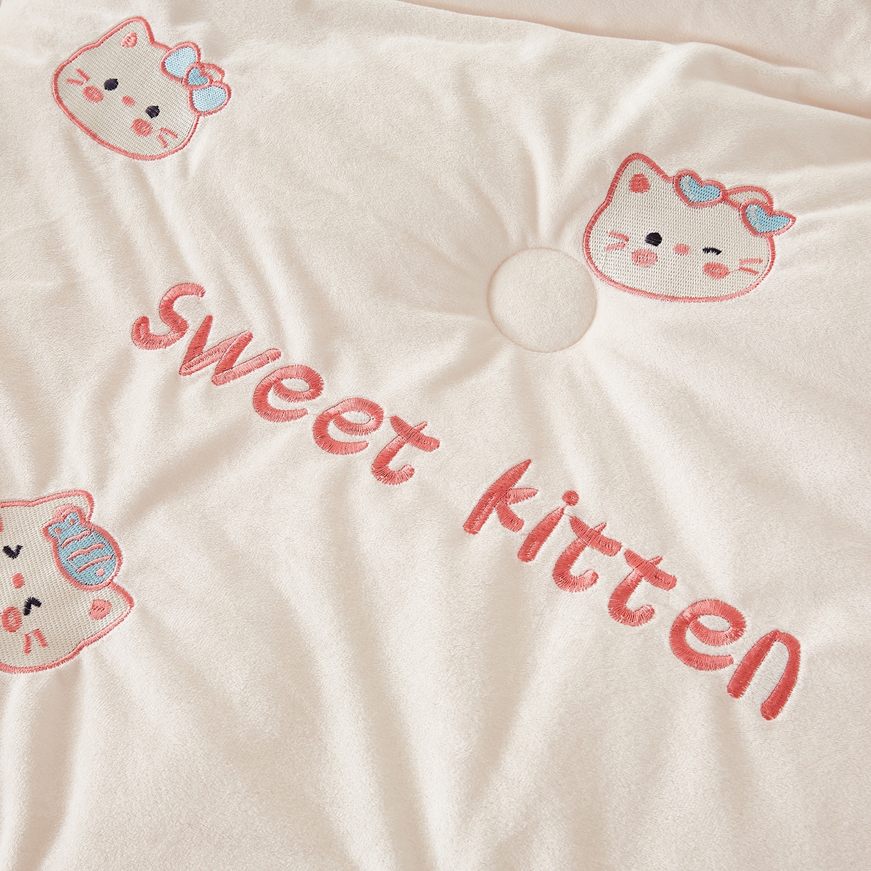 91家纺网 家纺一手货源 找家纺 合纵跨境工厂 2025秋冬新款恒温大豆被子被芯跨境外贸一件代发亚马逊希音包过核价-刺绣零压绒恒温大豆被 猫咪