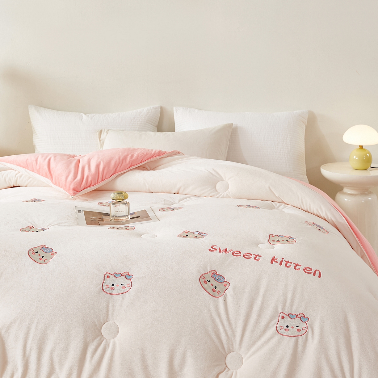 91家纺网 家纺一手货源 找家纺 合纵跨境工厂 2025秋冬新款恒温大豆被子被芯跨境外贸一件代发亚马逊希音包过核价-刺绣零压绒恒温大豆被 猫咪