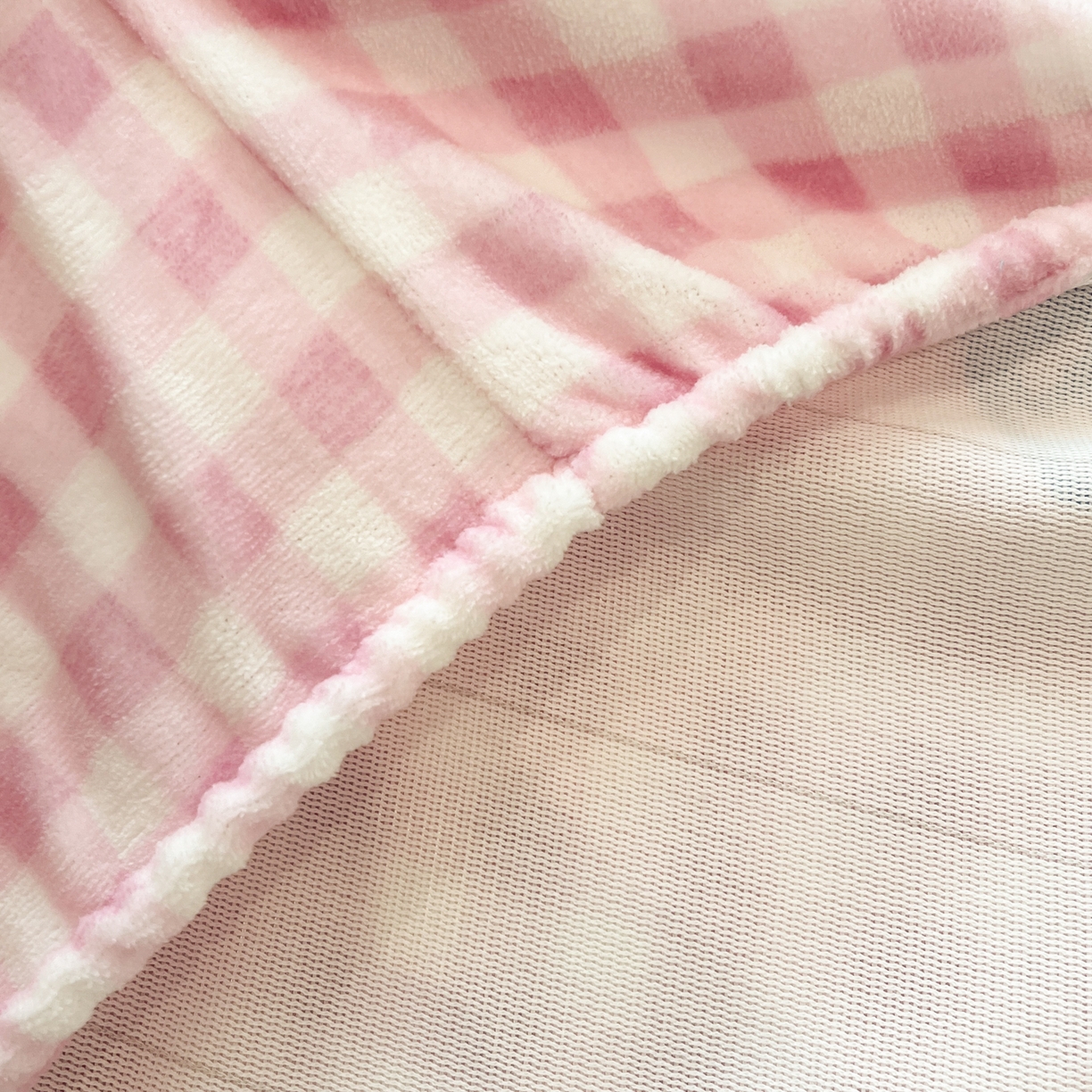 91家纺网 家纺一手货源 找家纺 金爱家 2025新款大版三丽鸥高克重牛奶绒保暖床笠 绒单品-奶油kt