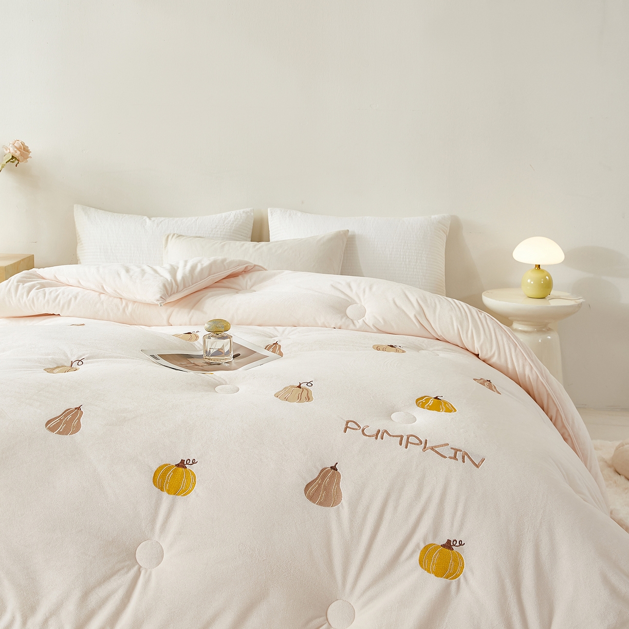 91家纺网 家纺一手货源 找家纺 合纵跨境工厂 2025秋冬新款恒温大豆被子被芯跨境外贸一件代发亚马逊希音包过核价-刺绣零压绒恒温大豆被 南瓜