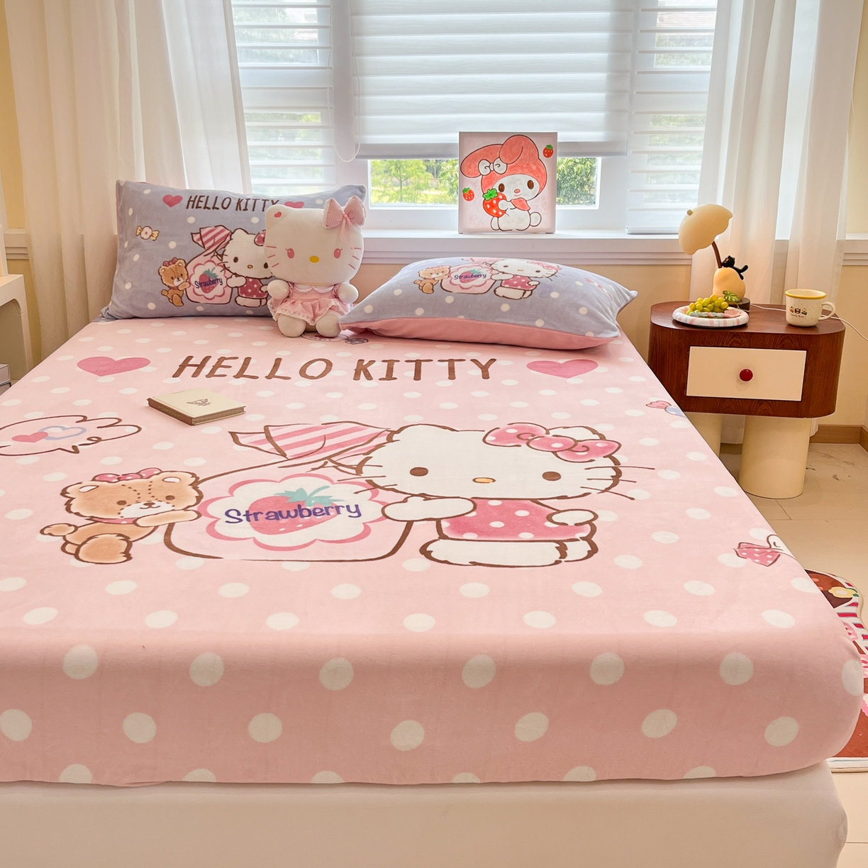 91家纺网 家纺一手货源 找家纺 金爱家 2025新款大版三丽鸥高克重牛奶绒保暖床笠 绒单品-糖果kt