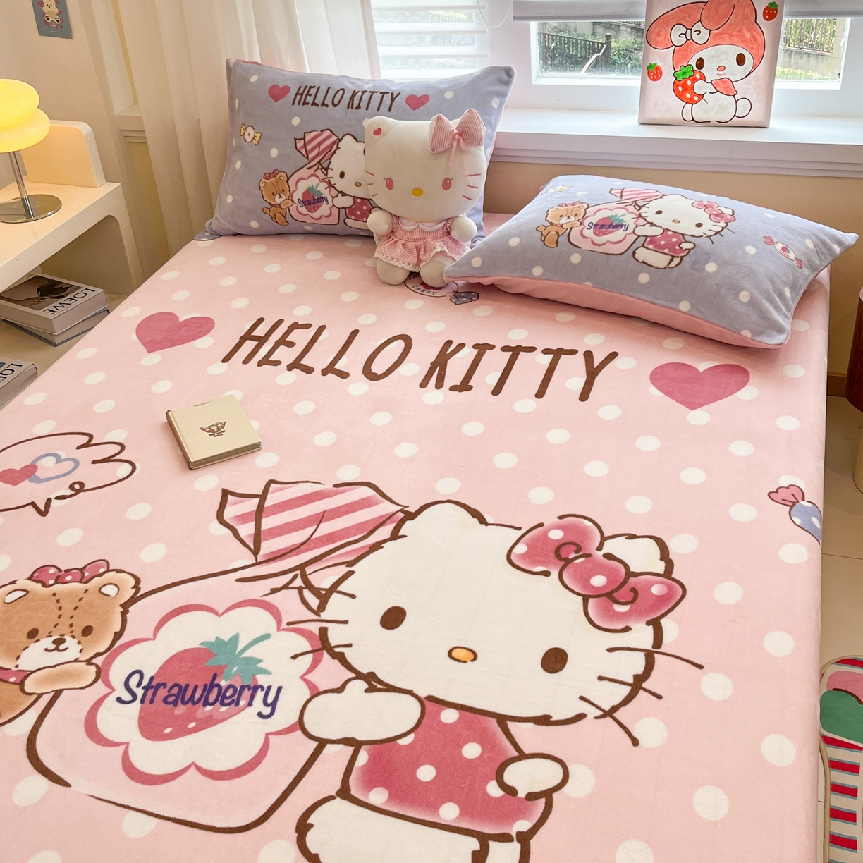 91家纺网 家纺一手货源 找家纺 金爱家 2025新款大版三丽鸥高克重牛奶绒保暖床笠 绒单品-糖果kt