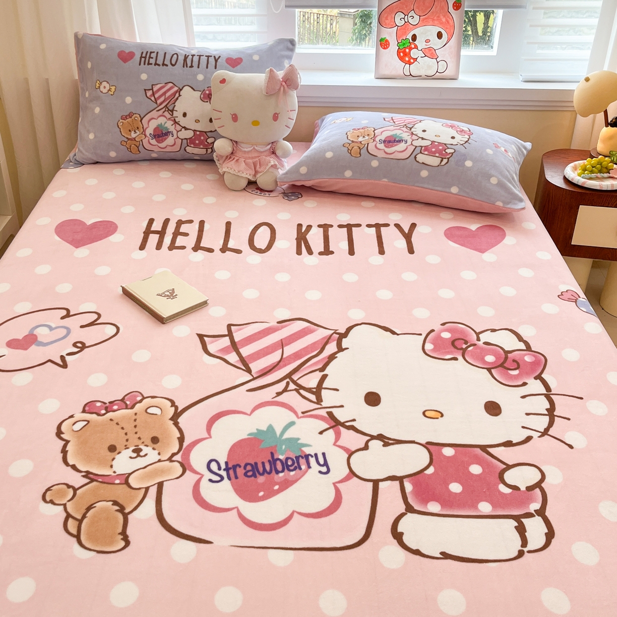 91家纺网 家纺一手货源 找家纺 金爱家 2025新款大版三丽鸥高克重牛奶绒保暖床笠 绒单品-糖果kt