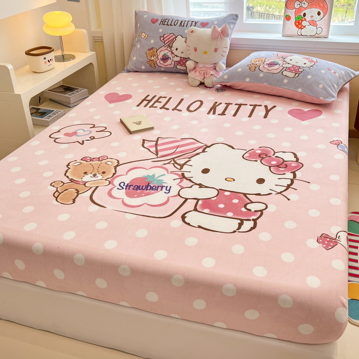 91家纺网 家纺一手货源 找家纺 金爱家 2025新款大版三丽鸥高克重牛奶绒保暖床笠 绒单品-糖果kt