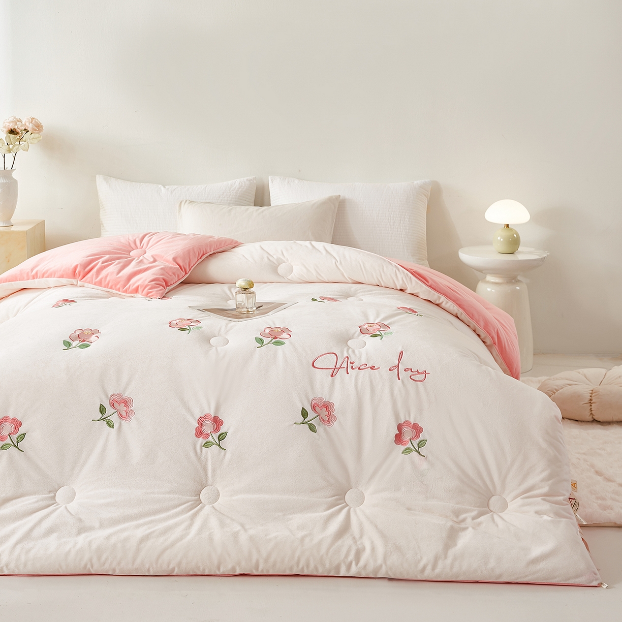 91家纺网 家纺一手货源 找家纺 合纵跨境工厂 2025秋冬新款恒温大豆被子被芯跨境外贸一件代发亚马逊希音包过核价-刺绣零压绒恒温大豆被 花朵