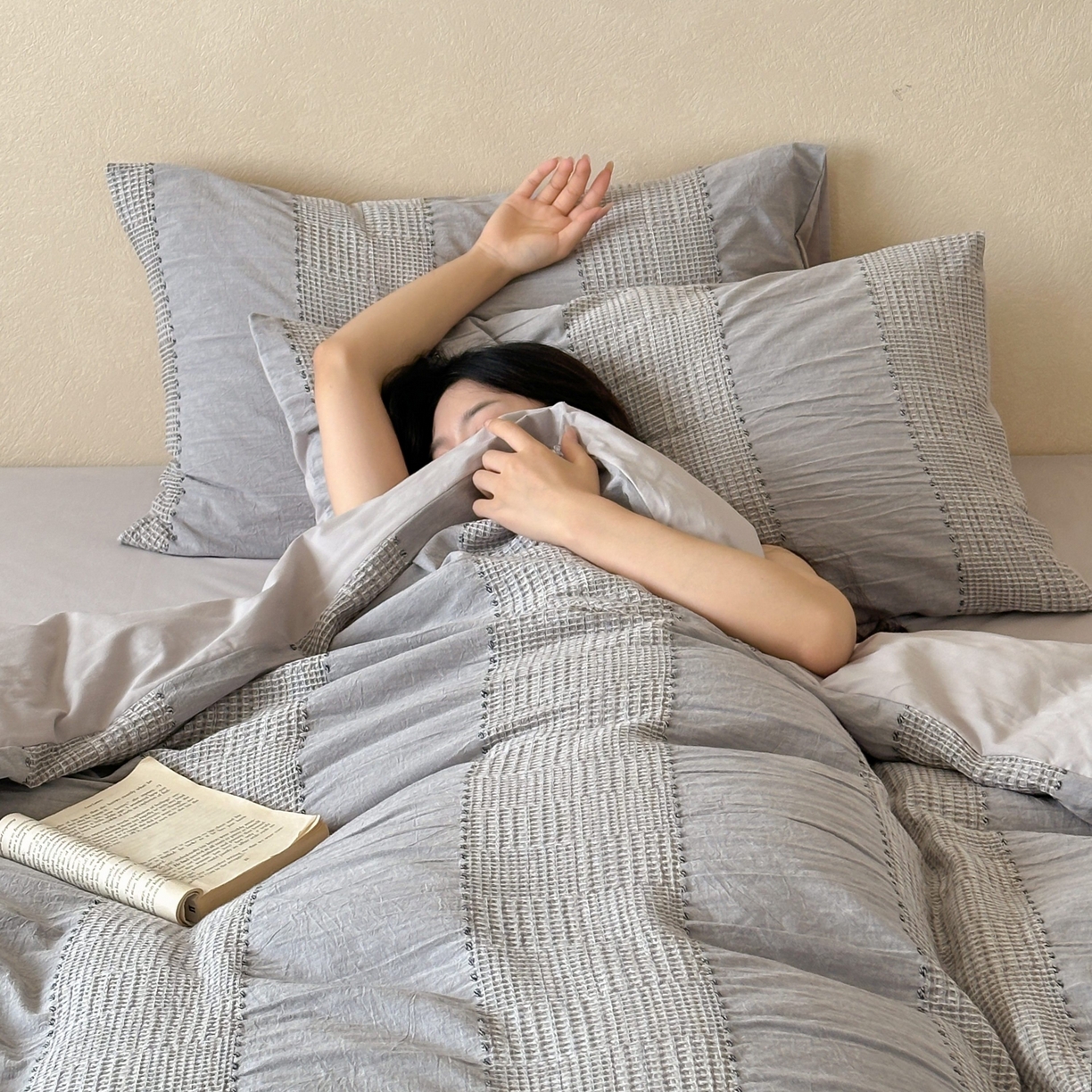 91家纺网 家纺一手货源 找家纺 云上 2025新款法式全棉纯棉串绳华夫格四件套 串绳-烟灰