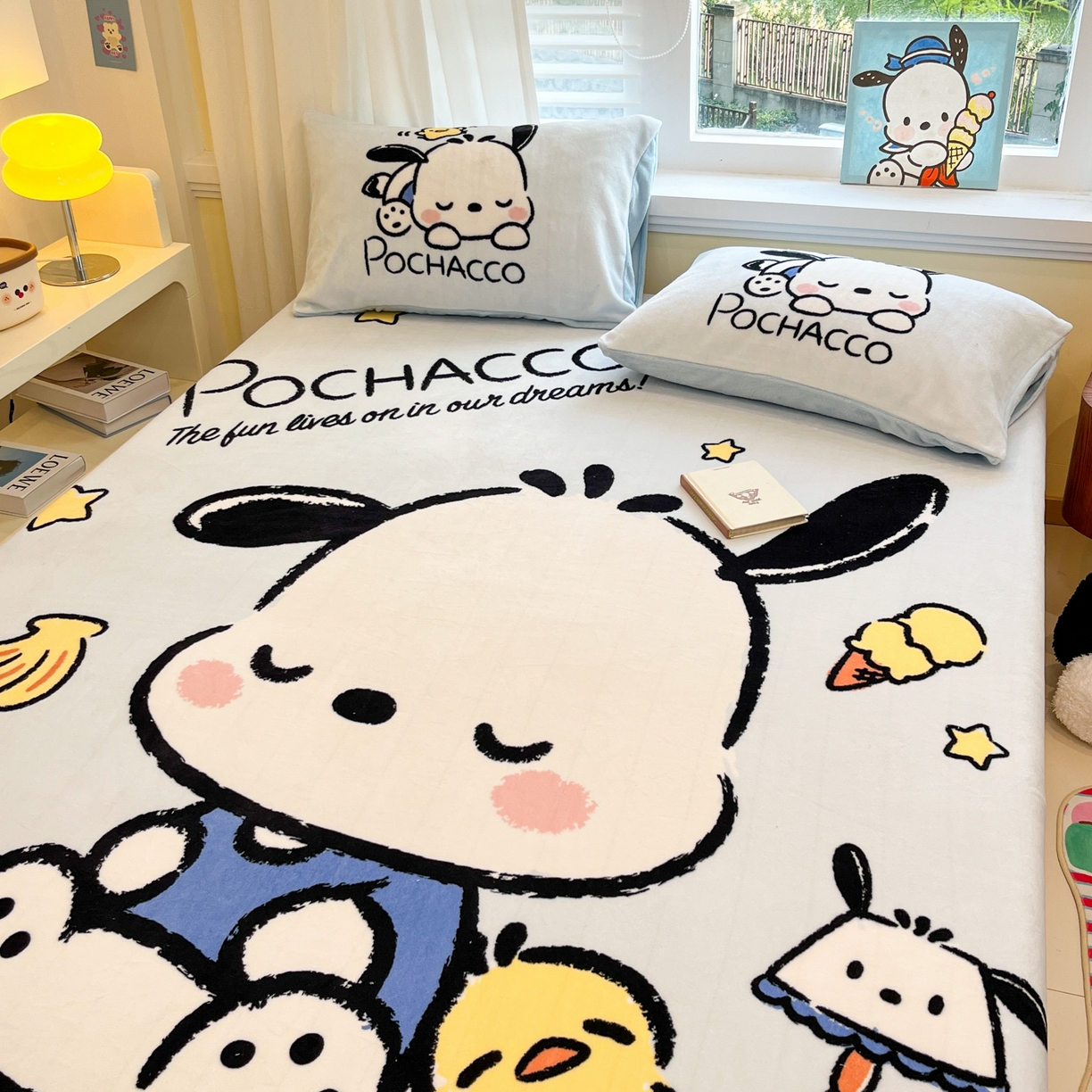 91家纺网 家纺一手货源 找家纺 金爱家 2025新款大版三丽鸥高克重牛奶绒保暖床笠 绒单品-香蕉怕洽狗