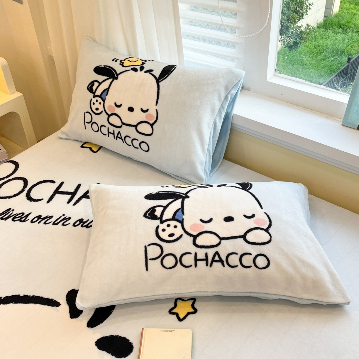 91家纺网 家纺一手货源 找家纺 金爱家 2025新款大版三丽鸥高克重牛奶绒保暖床笠 绒单品-香蕉怕洽狗